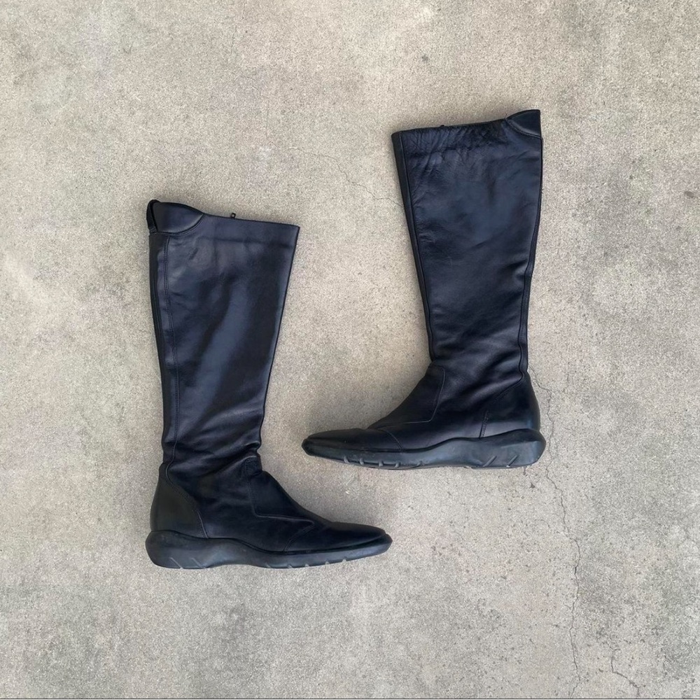 90’s Italian Leather knee high sporty boots 🖤